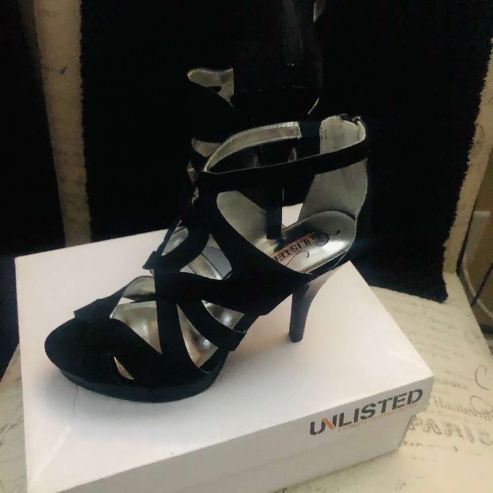 Kenneth Cole unlisted heels